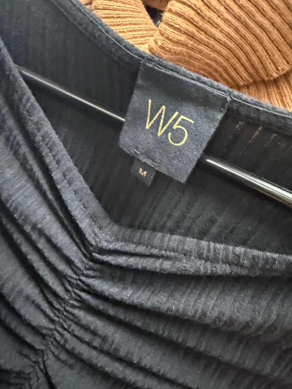 W5 Black Ribbed Ruched V-Neck Long Sleeve Top - Picture 2 of 2
